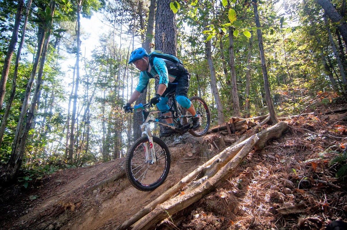 Advanced mountain bike tour in Tuscany