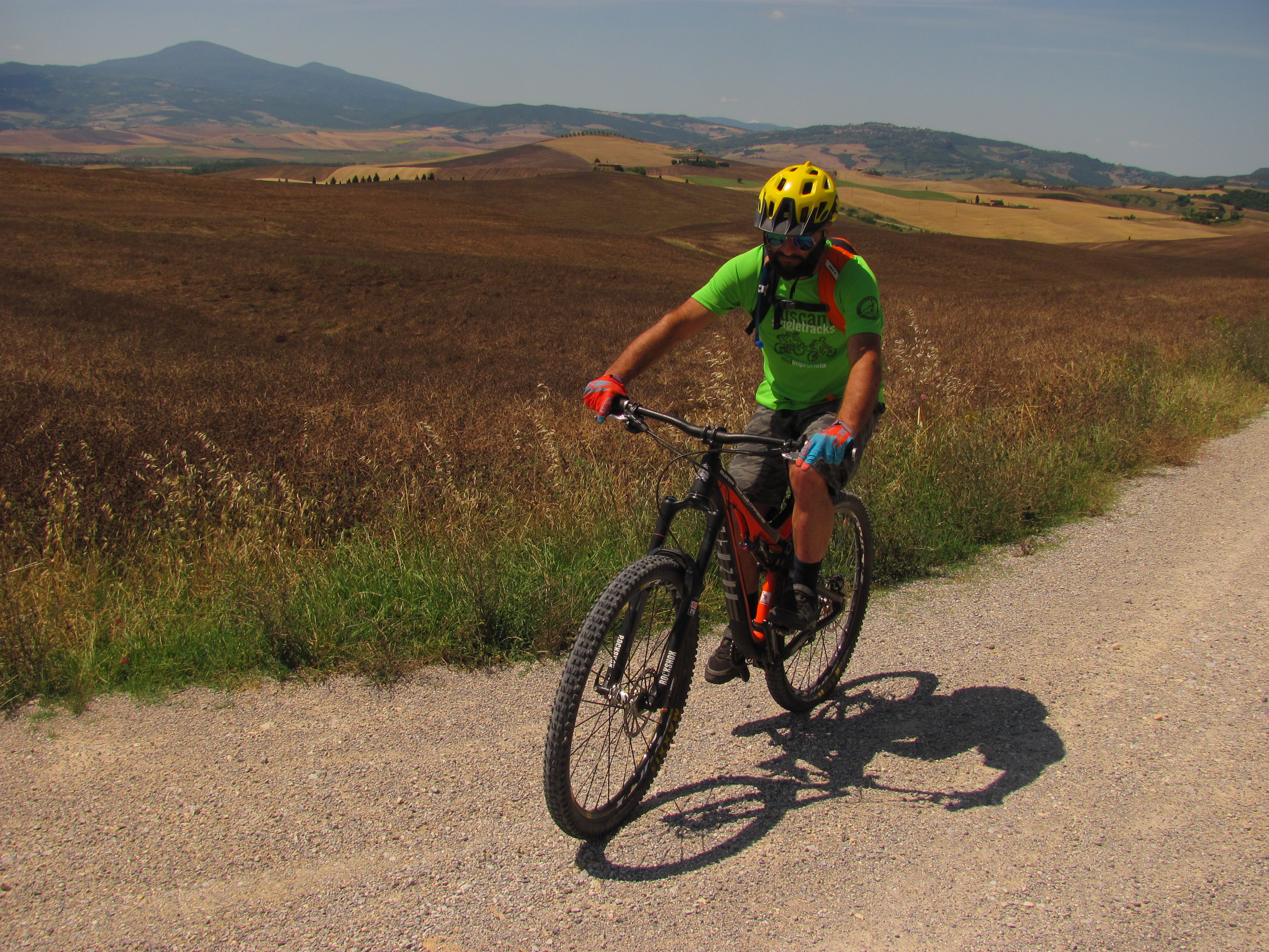 Mountain bike tour around near Pienza and Montepulciano
